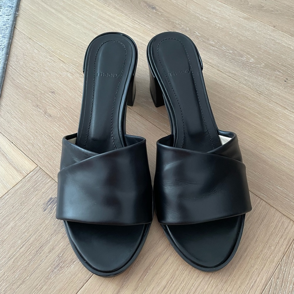 Theory calf leather sandal size 37.5